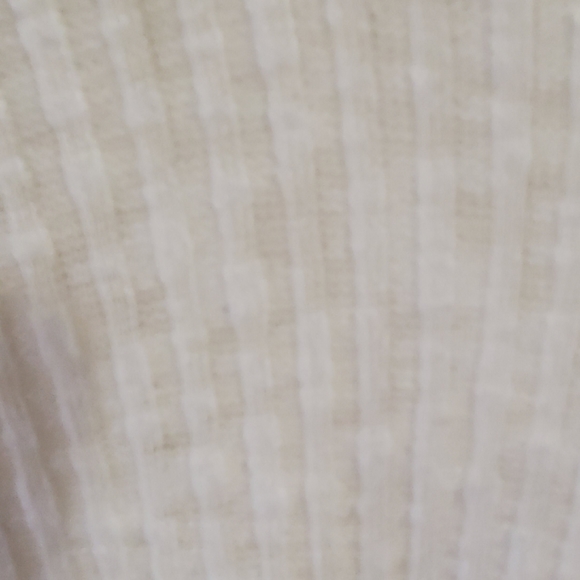 Thin White Cardigan - Picture 3 of 3